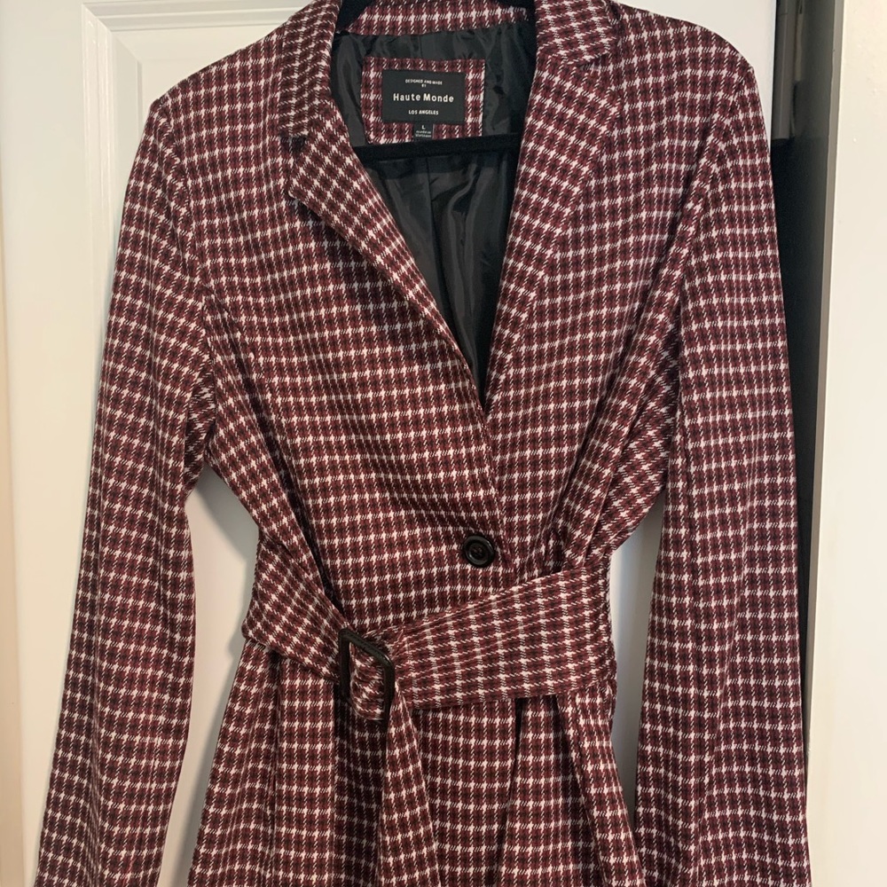 Plaid blazer with button and adjustable belt